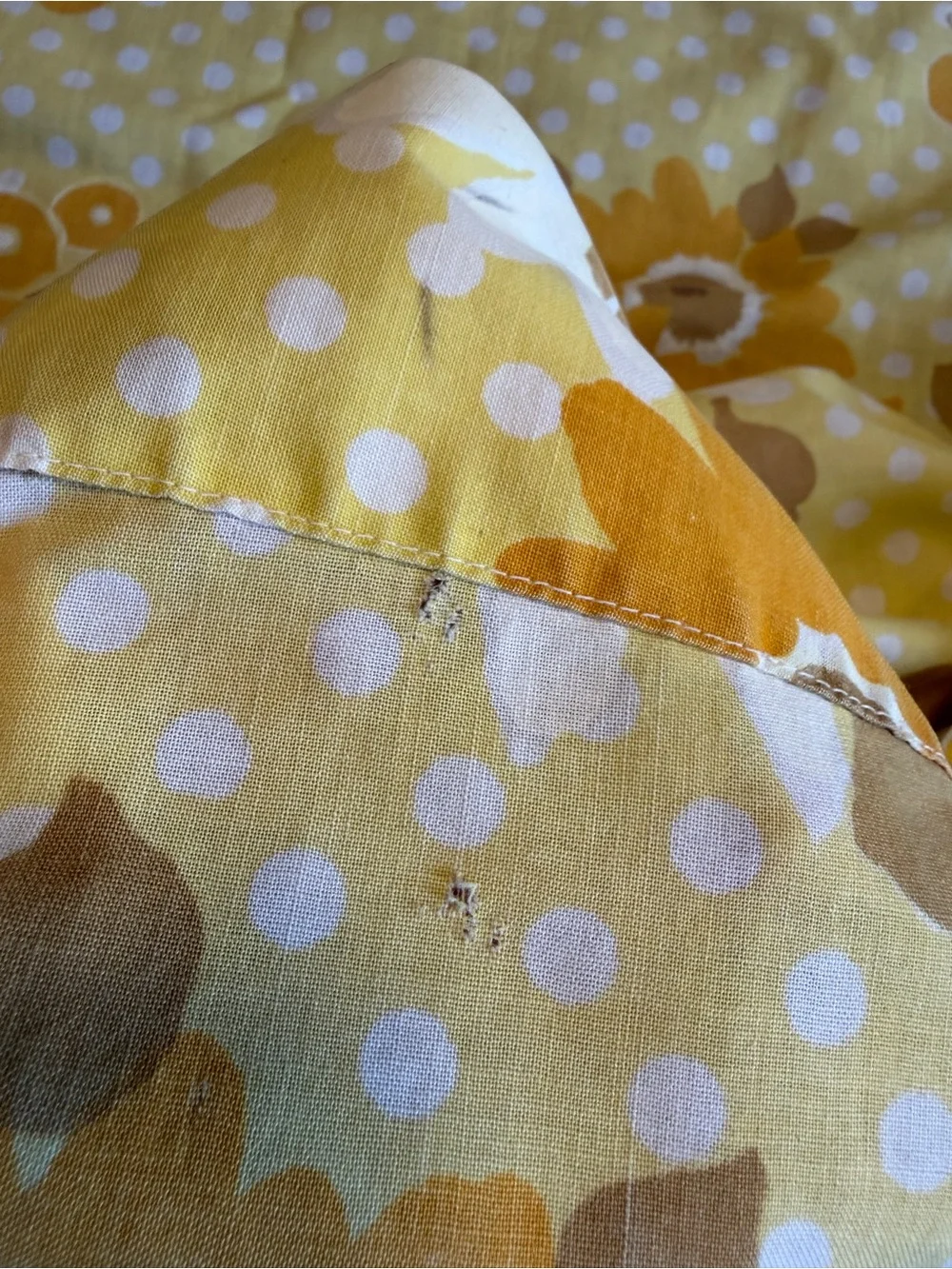 Vintage 1970s Pequot Twin Flat Sheet Yellow Floral Daisy Polka Dot 72x104